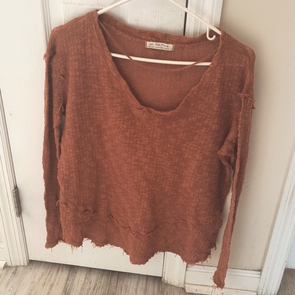 Free People Distressed Rust Long Sleeve Tee frayed EUC xsm 22 to 29 p 2 p